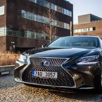 Lexus LS500h: Potřebuje ještě Yakuza Mercedes?