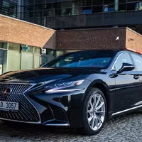 Lexus LS500h: Potřebuje ještě Yakuza Mercedes?