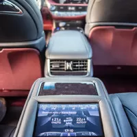 Lexus LS500h: Potřebuje ještě Yakuza Mercedes?