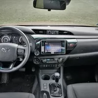 Toyota Hilux 2.4 D-4D Adventure: Dělník ve stylovém kroji