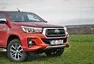 Toyota Hilux 2.4 D-4D Adventure: Dělník ve stylovém kroji