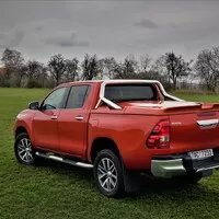 Toyota Hilux 2.4 D-4D Adventure: Dělník ve stylovém kroji
