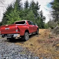 Toyota Hilux 2.4 D-4D Adventure: Dělník ve stylovém kroji