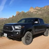 Toyota Tacoma V6 TRD Offroad: Takhle se dělá truck!