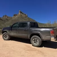 Toyota Tacoma V6 TRD Offroad: Takhle se dělá truck!