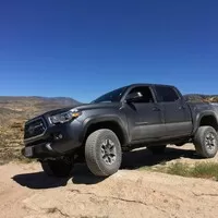 Toyota Tacoma V6 TRD Offroad: Takhle se dělá truck!