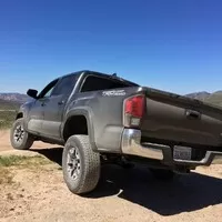 Toyota Tacoma V6 TRD Offroad: Takhle se dělá truck!