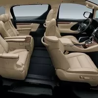 Lexus představuje svůj první minivan