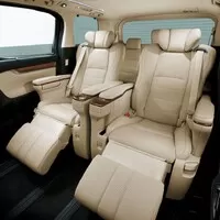 Lexus představuje svůj první minivan