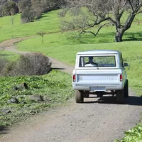 První generace Fordu Bronco se vrací - jako elektromobil.