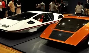 Lancia Stratos Zero vs. Ferrari Modulo: Souboj mimo realitu