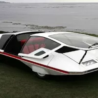 Lancia Stratos Zero vs. Ferrari Modulo: Souboj mimo realitu