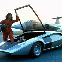 Lancia Stratos Zero vs. Ferrari Modulo: Souboj mimo realitu