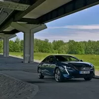 Peugeot 508 GT 225 EAT8: Střední třído, neodcházej!