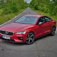 Volvo S60 T5 R-Design: Funkcionalismus 21.století