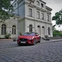Jaguar I-Pace EV400 S AWD: Budoucnost v zářných barvách