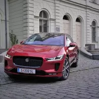 Jaguar I-Pace EV400 S AWD: Budoucnost v zářných barvách