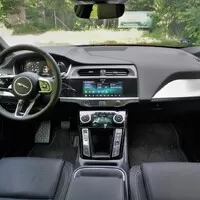 Jaguar I-Pace EV400 S AWD: Budoucnost v zářných barvách