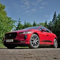 Jaguar I-Pace EV400 S AWD: Budoucnost v zářných barvách