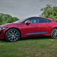 Jaguar I-Pace EV400 S AWD: Budoucnost v zářných barvách