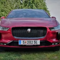 Jaguar I-Pace EV400 S AWD: Budoucnost v zářných barvách
