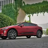Jaguar I-Pace EV400 S AWD: Budoucnost v zářných barvách