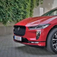 Jaguar I-Pace EV400 S AWD: Budoucnost v zářných barvách