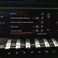Mazda6 2.5i Revolution versus Peugeot 508 GT PureTech 225 - souboj alternativ