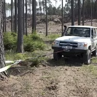 Toyota LC76: Vláčej mě bahnem a kamením!