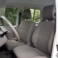 Toyota LC76: Vláčej mě bahnem a kamením!