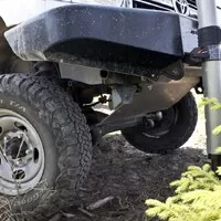 Toyota LC76: Vláčej mě bahnem a kamením!