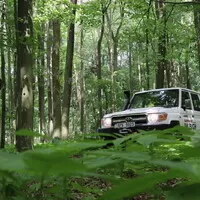 Toyota LC76: Vláčej mě bahnem a kamením!