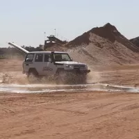 Toyota LC76: Vláčej mě bahnem a kamením!