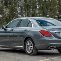 Mercedes-Benz C300: Proč si koupit Mercedes?