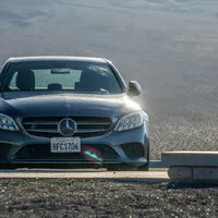 Mercedes-Benz C300: Proč si koupit Mercedes?