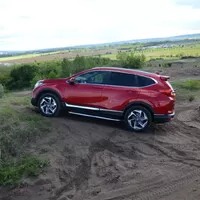Honda CR-V 1.5 VTEC Turbo CVT Executive: Komfortně všude kolem