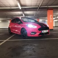 Ford Fiesta ST-Line (Red Edition): Hra na závoďák