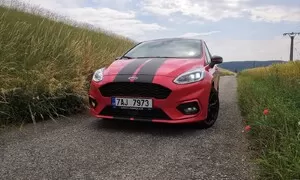 Recenze & testy: Ford Fiesta ST-Line (Red Edition): Hra na závoďák