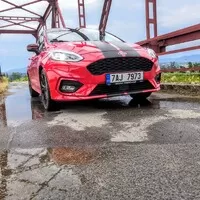 Ford Fiesta ST-Line (Red Edition): Hra na závoďák