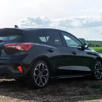 Ford Focus ST Line 150k: Umírněný rošťák