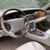 Jaguar XKR X100: Poslední z rodu pravověrných GT?