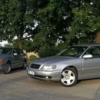 BMW 523i E39 vs Opel Omega 2.6 V6: To nejlepší z levných velkých zadokolek
