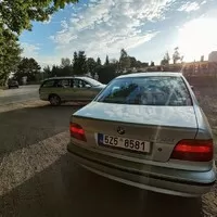 BMW 523i E39 vs Opel Omega 2.6 V6: To nejlepší z levných velkých zadokolek