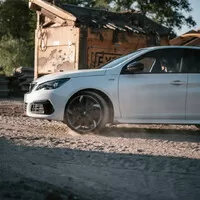 Peugeot 308GTi: Rozverné vlání za přední nápravou