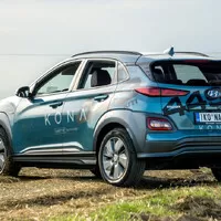 Hyundai Kona Electric Power: Naco Teslu...
