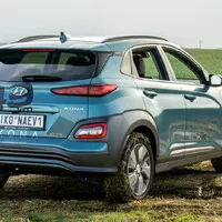 Hyundai Kona Electric Power: Naco Teslu...