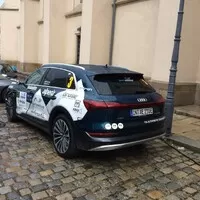 Rozkaz zní jasně. Audi E-Tron musí dojet za každou cenu.