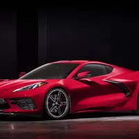 Corvette C8: bez manuálu, bez listových per a s motorem uprostřed