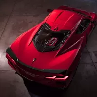 Corvette C8: bez manuálu, bez listových per a s motorem uprostřed