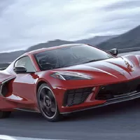 Corvette C8: bez manuálu, bez listových per a s motorem uprostřed